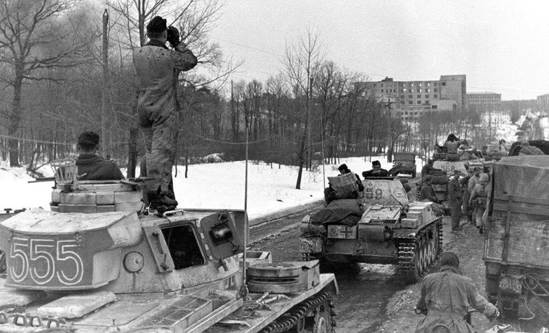 Bild 1 von Decal Panzer III LSAH  Turret Nr. 556